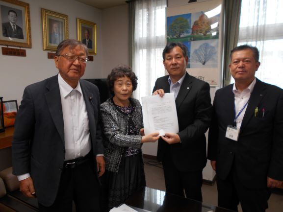 町長へ要望書と意見書の提出