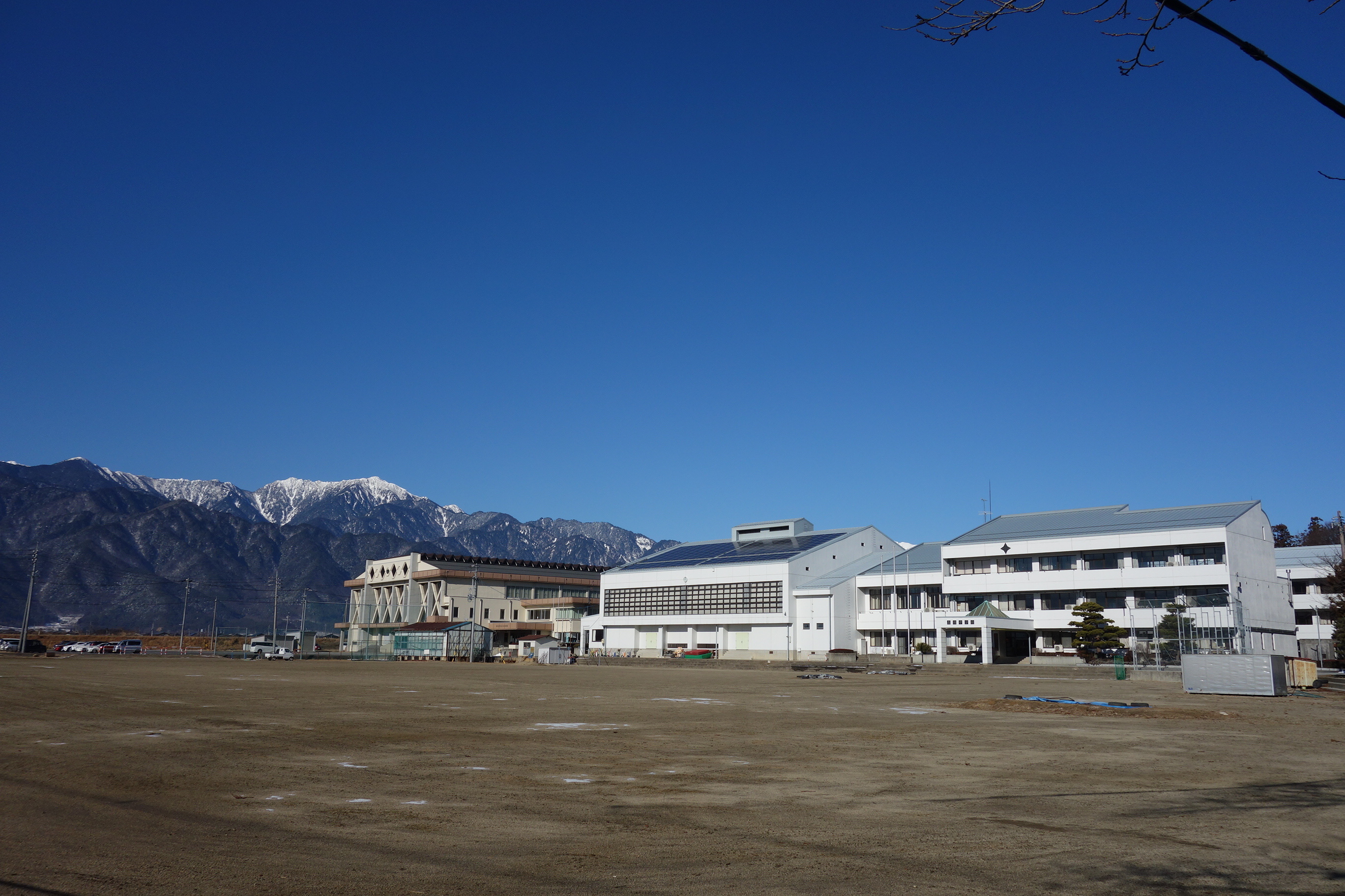 高瀬中学校